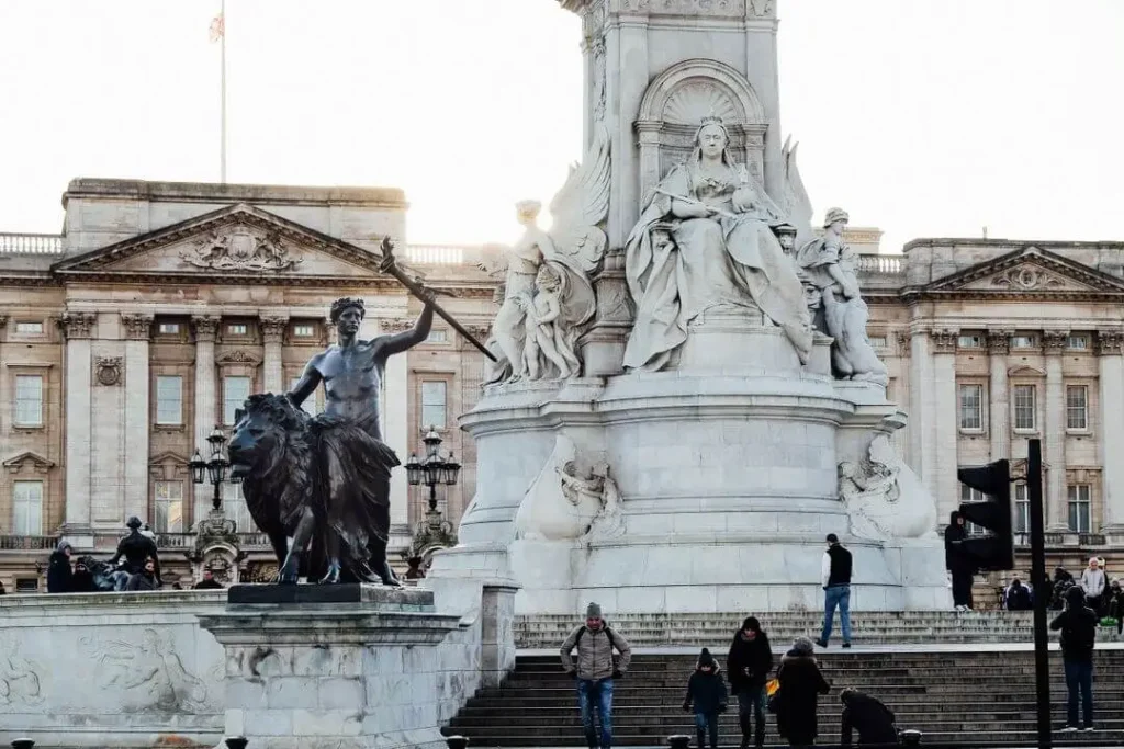 التحصين ضد الأمراض المعدية: جهود الصحة العامة في المناطق النائية