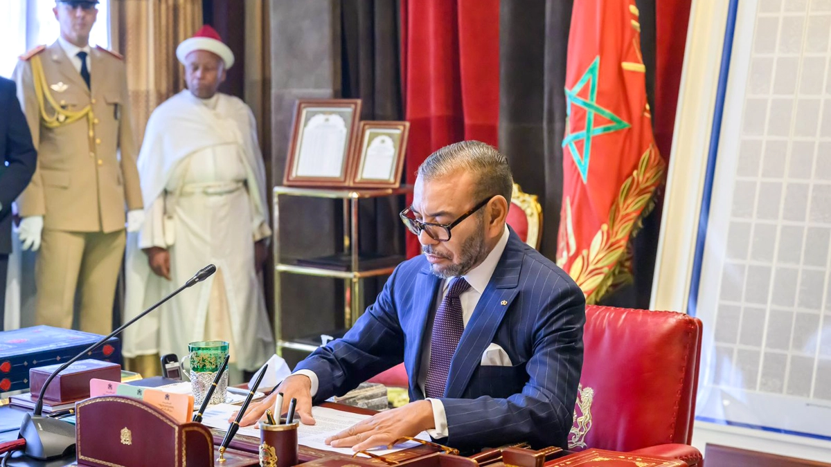 بوصلة الاستقرار.. جلالة الملك محمد السادس يحاول تقريب الرؤى السعودية والإماراتية في اليمن